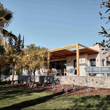 Vila Jungle Eva - With Pool & Gardens