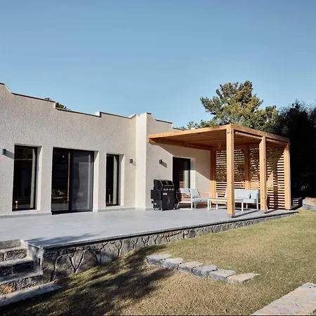 Jungle Eva - With Pool & Gardens Vila