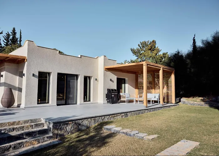 Jungle Eva - With Pool & Gardens Villa